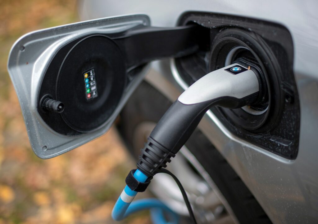 Reichweite zählt für Autofahrer beim E-Auto am meisten