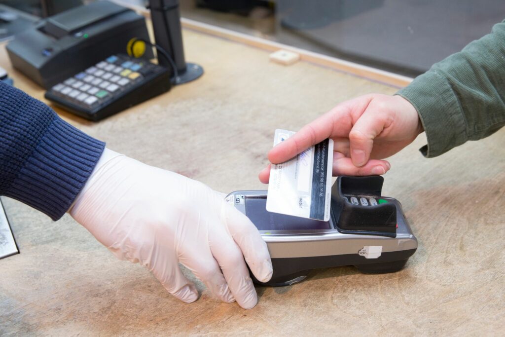 Girocard mit Rekordzahlen – Schub für kontaktloses Bezahlen