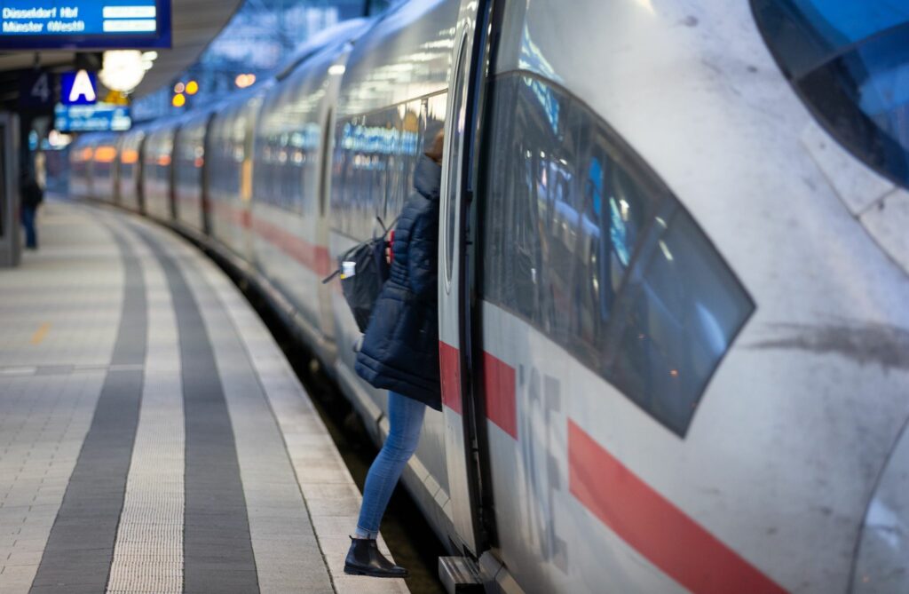 Bahn beendet Ticketkauf beim Schaffner