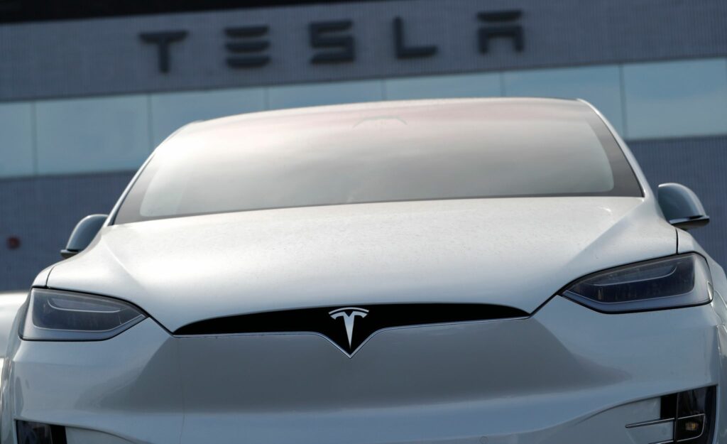 Tesla ruft auch in Deutschland Fahrzeuge zurück