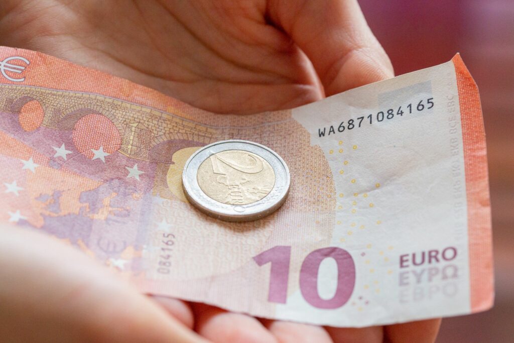 Gesetzlicher Mindestlohn steigt bis 2025 um 82 Cent