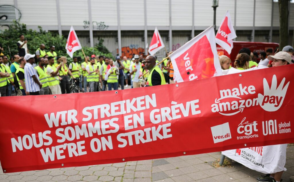 Amazon-Beschäftigte zu Warnstreik aufgerufen
