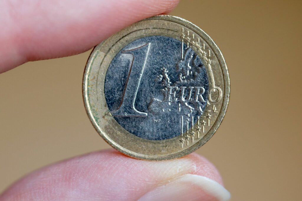 Euro steigt auf Zwei-Monats-Hoch