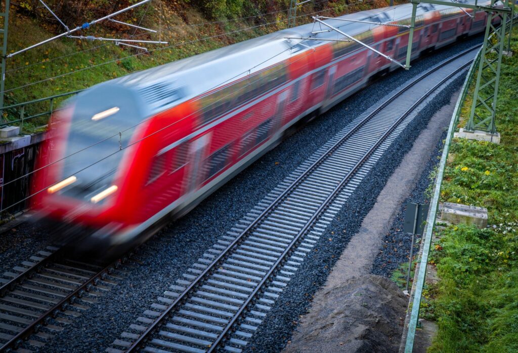 Umfrage: Maximal 49 Euro für Deutschlandticket