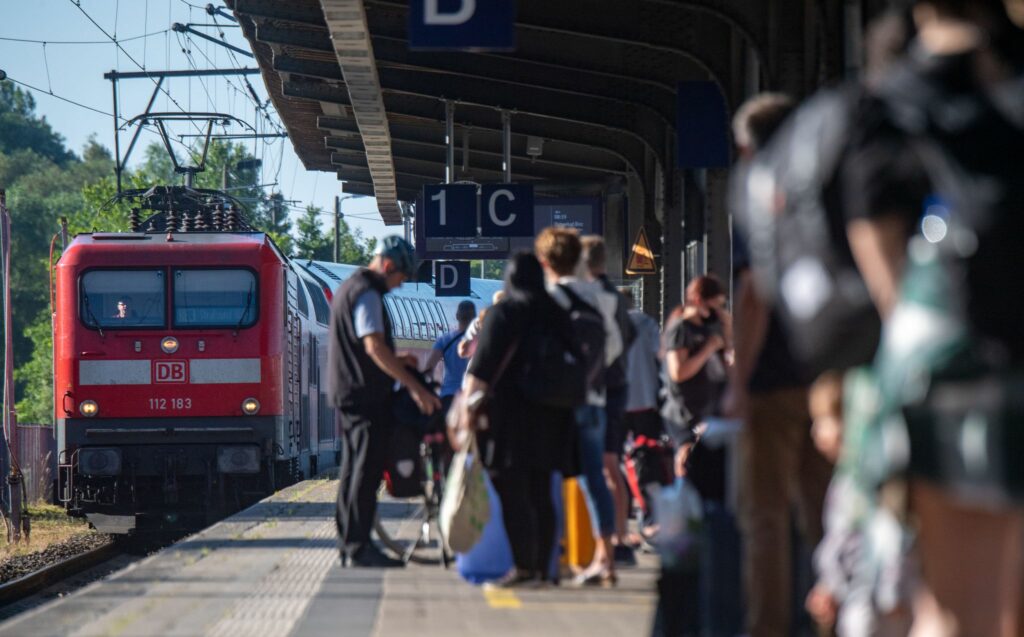 Deutschland-Ticket lockt neue Nutzer in den ÖPNV