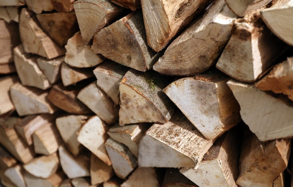 Große Preisunterschiede bei Kaminholz    