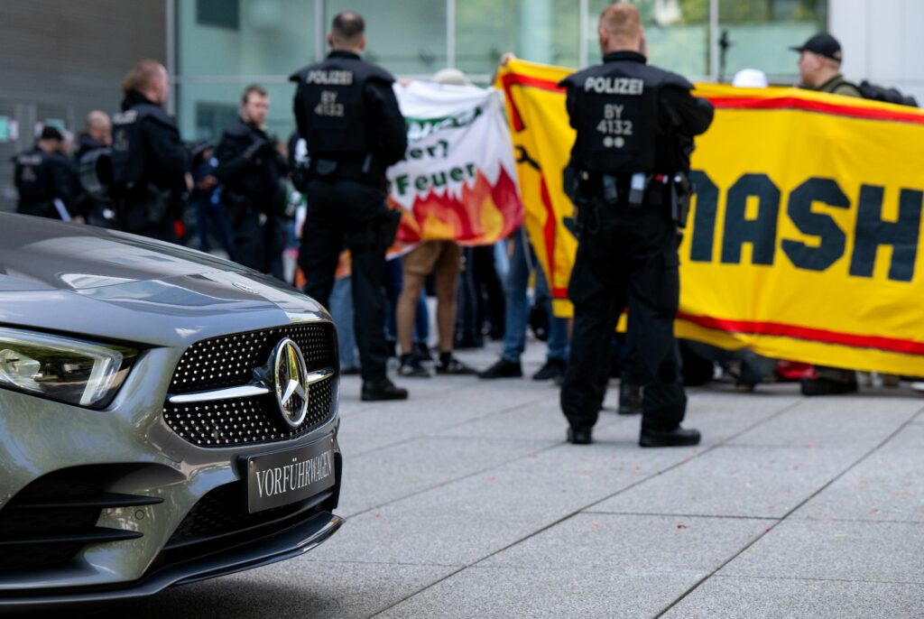 IAA-Proteste: Symbolische Hausbesetzung und Straßenblockade