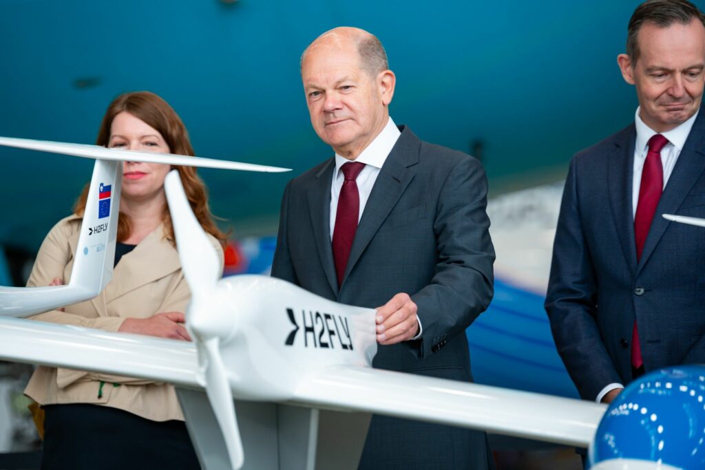 Klimaneutrales Fliegen: Regierung will Branche unterstützen