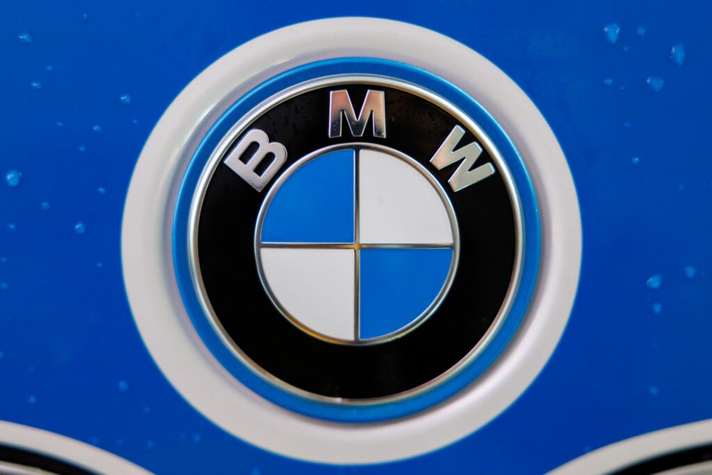 BMW bietet hochautomatisiertes Fahrsystem ab Jahresende an