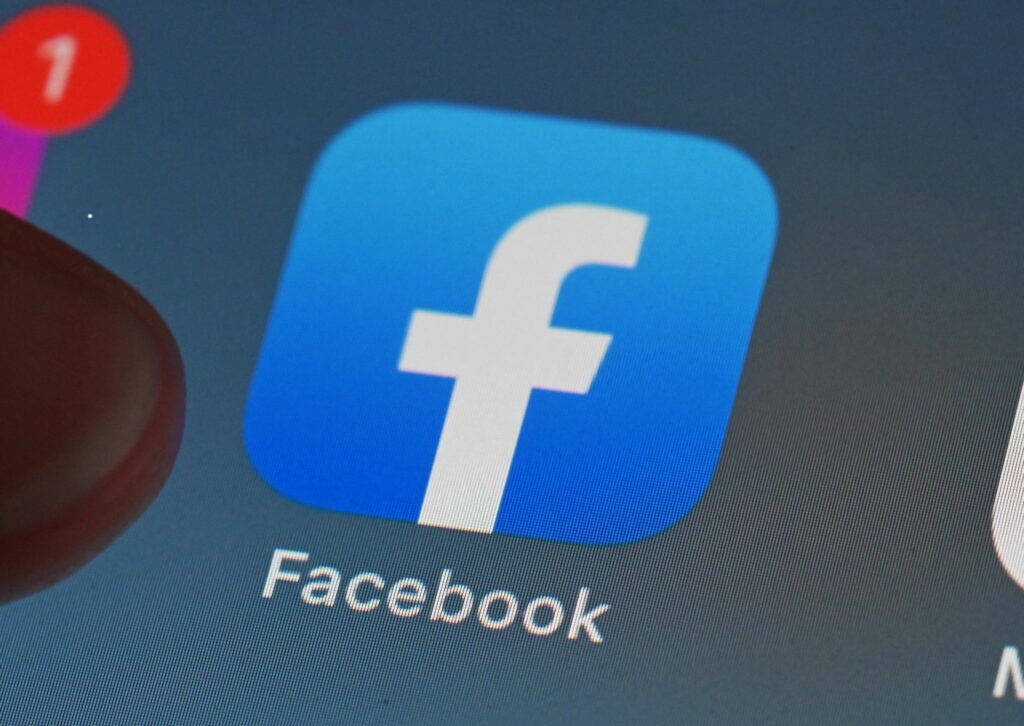 Bericht: Zehn Euro im Monat für Facebook ohne Werbung