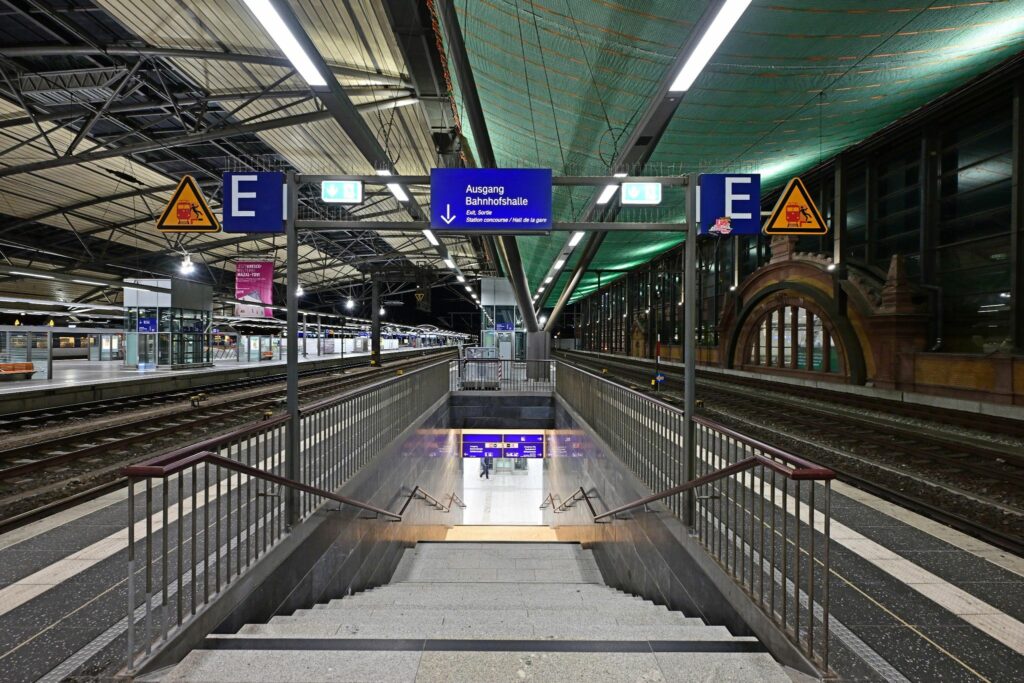 Warnstreik auf der Schiene – Notfahrplan der Bahn angelaufen