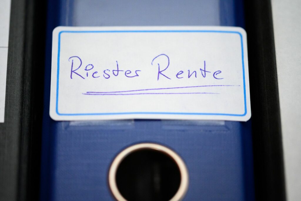 BGH verhandelt über Klausel zu Kosten in Riester-Vertrag