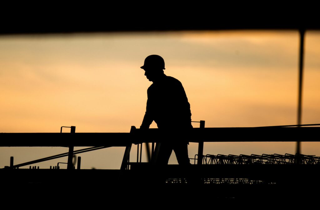 Zeitdruck und schwere körperliche Arbeit weit verbreitet