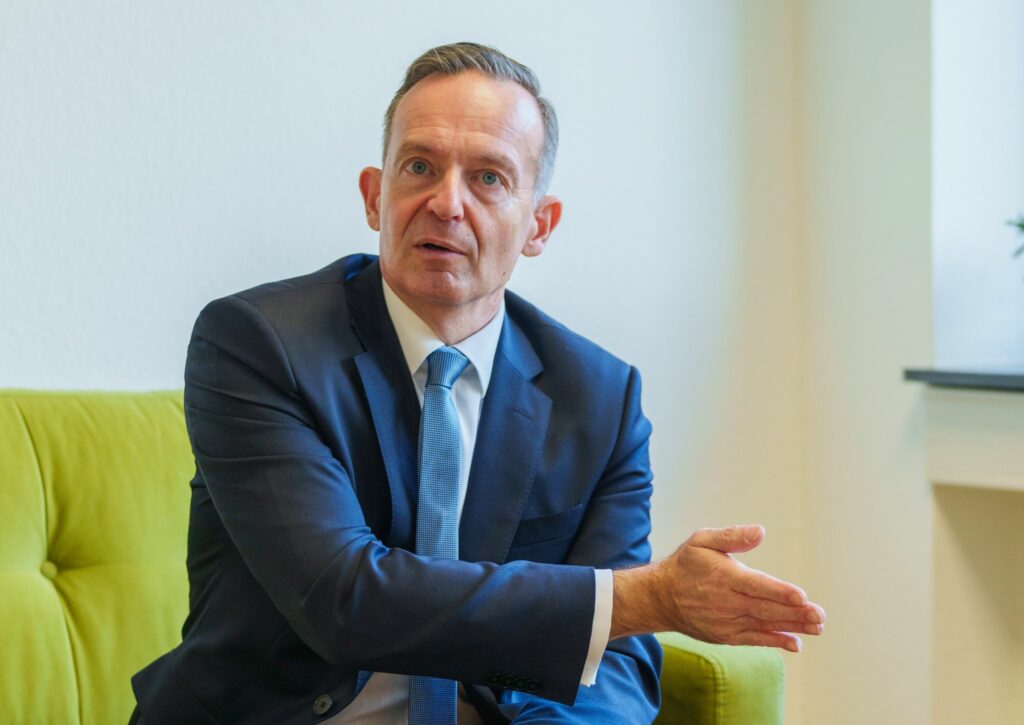 Teurer fliegen: Wissing verteidigt höhere Ticketsteuer