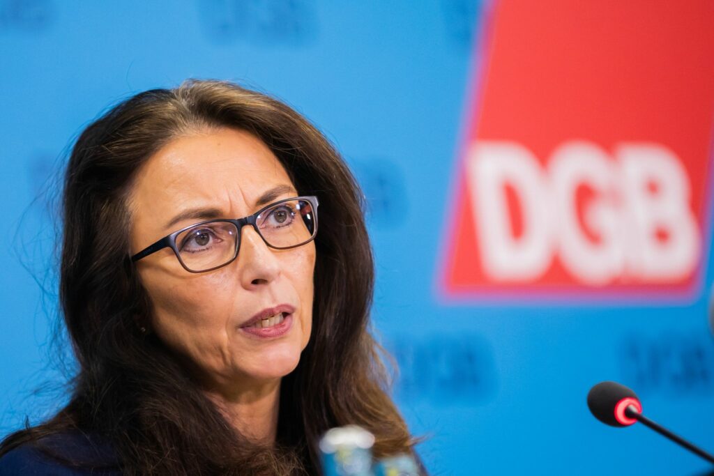 DGB-Chefin in Sorge um Industrie