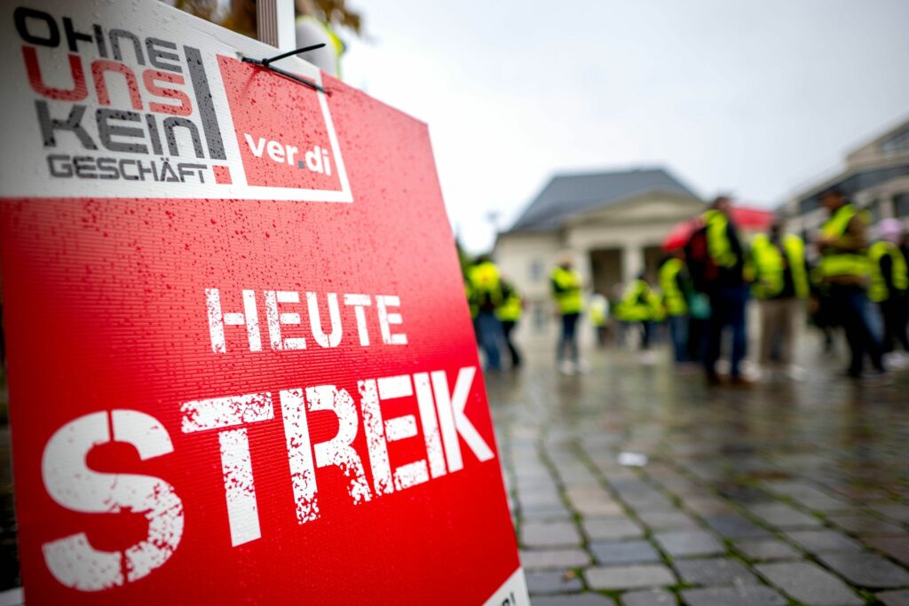 Verhandlungen: Handelsverband prüft neue Tarifstruktur