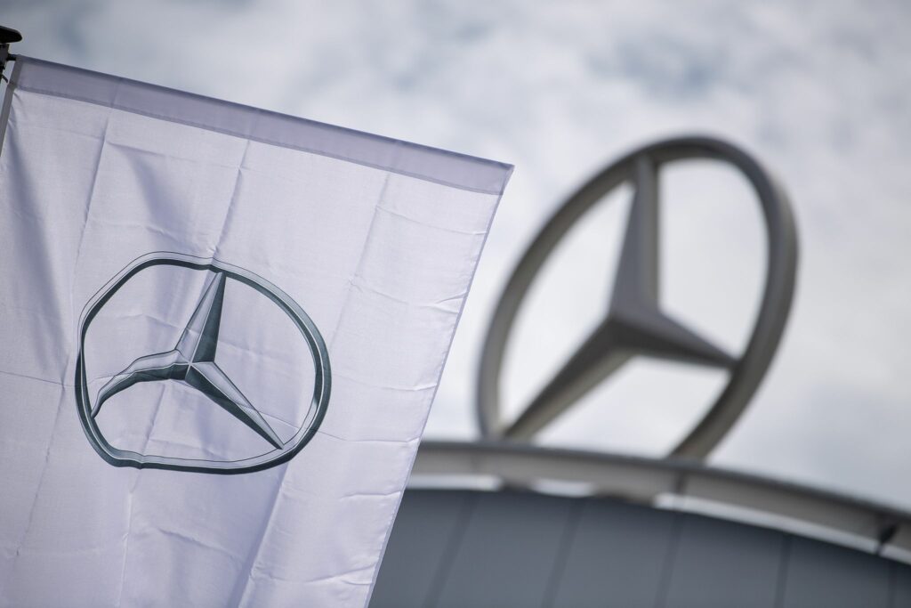 Mercedes-Benz erwägt Verkauf konzerneigener Autohäuser