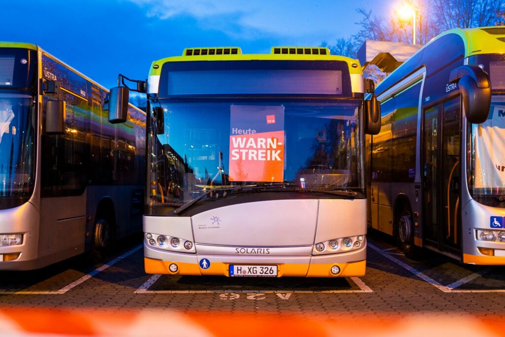 Warnstreiks beeinträchtigen ÖPNV in Dutzenden Städten