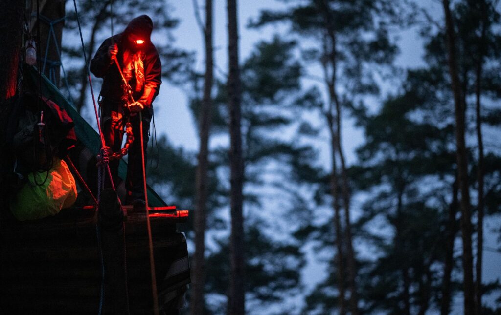 Protest gegen Tesla: Waldbesetzung soll lange dauern