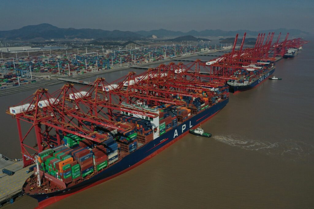 Chinas Außenhandel zieht unerwartet stark an