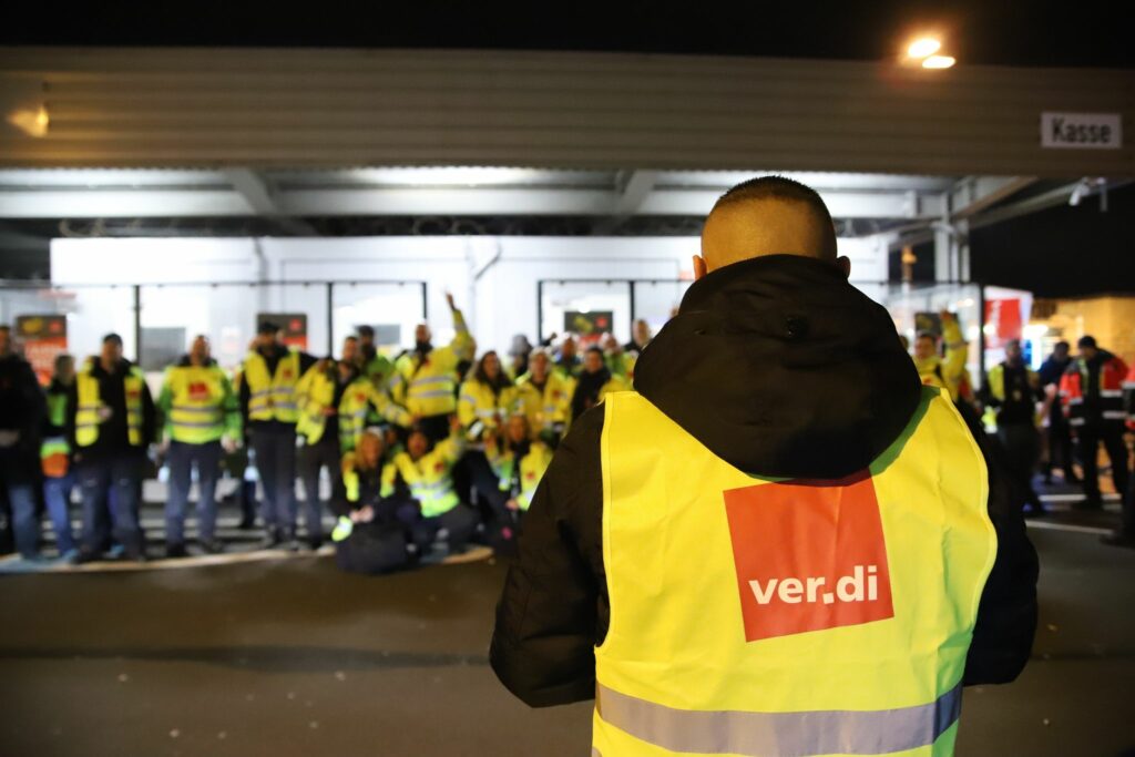 Neue Warnstreiks treffen Zehntausende Flugreisende
