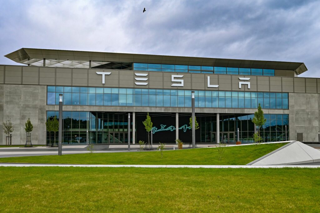 Tesla reduziert Zahl der Leiharbeiter im Werk in Grünheide