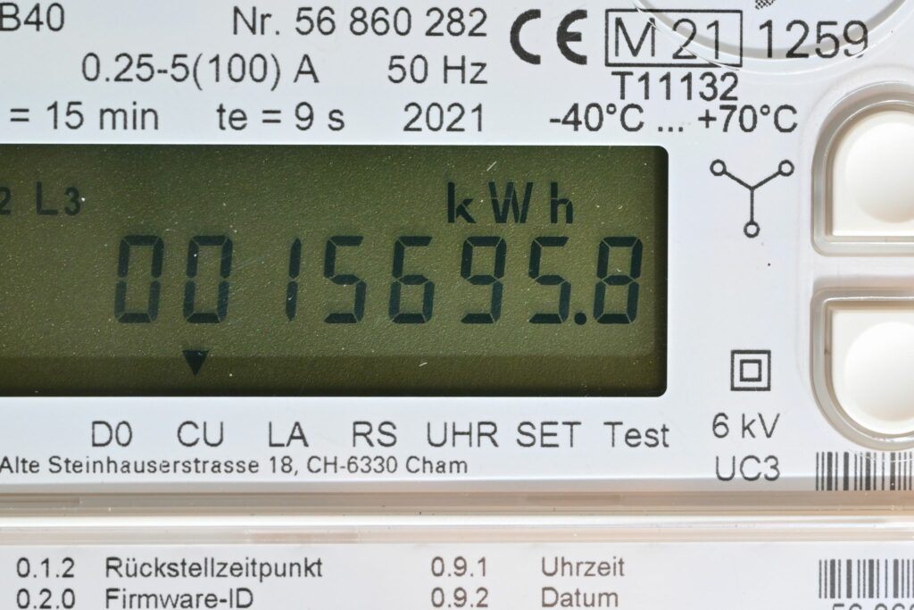 Deutsche Haushalte zahlen vergleichsweise viel für Strom