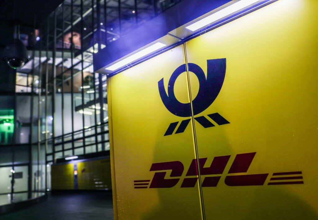 DHL fährt Post mit 35.000 Elektrotransportern aus