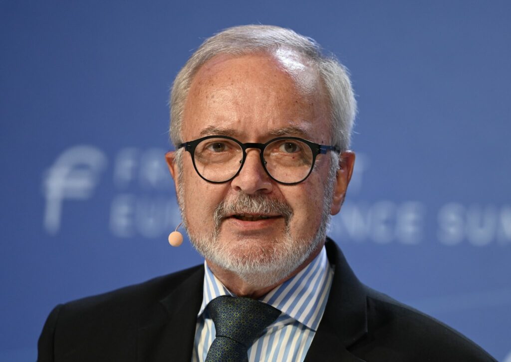 Korruptionsvorwürfe gegen ehemaligen EU-Förderbankchef Hoyer