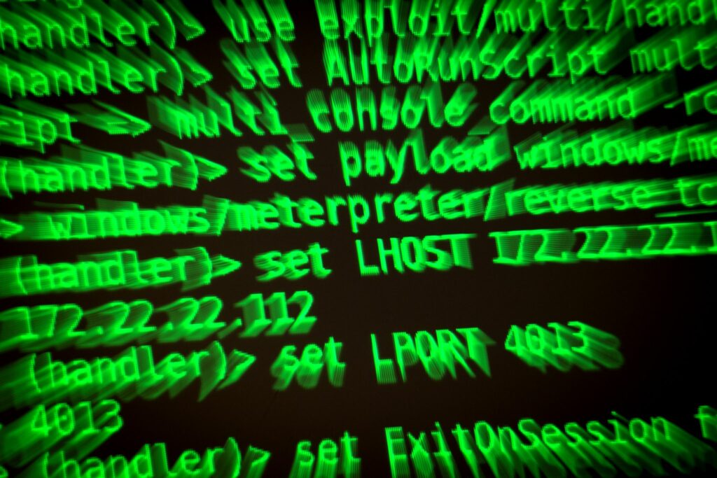 Studie: Maschinenbauer verbessern Schutz gegen Hacker