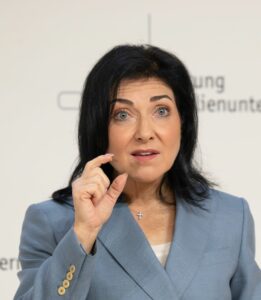Ministerin Reiche verteidigt Pläne für neue Gaskraftwerke