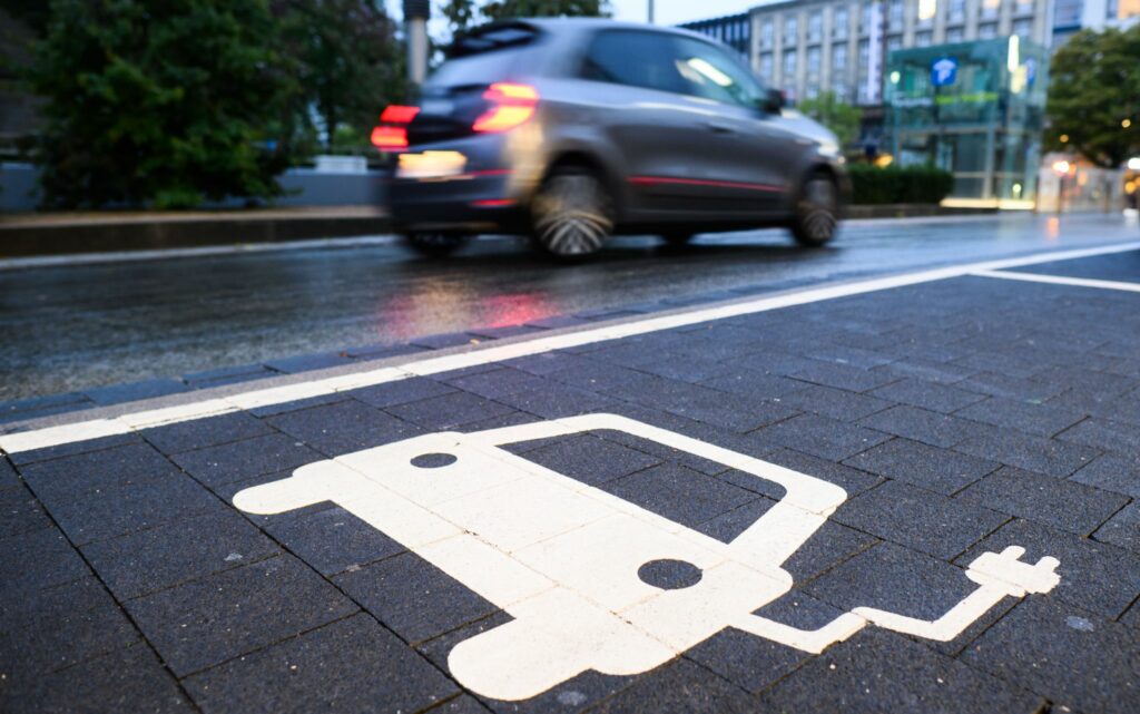 Mehr Rabatt auf E-Autos – auch wegen CO2-Zielen