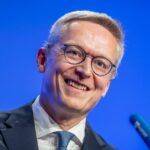 Minister: Ausweis fürs Smartphone kommt in anderthalb Jahren