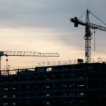 DIHK: Unternehmen halten Investitionen zurück