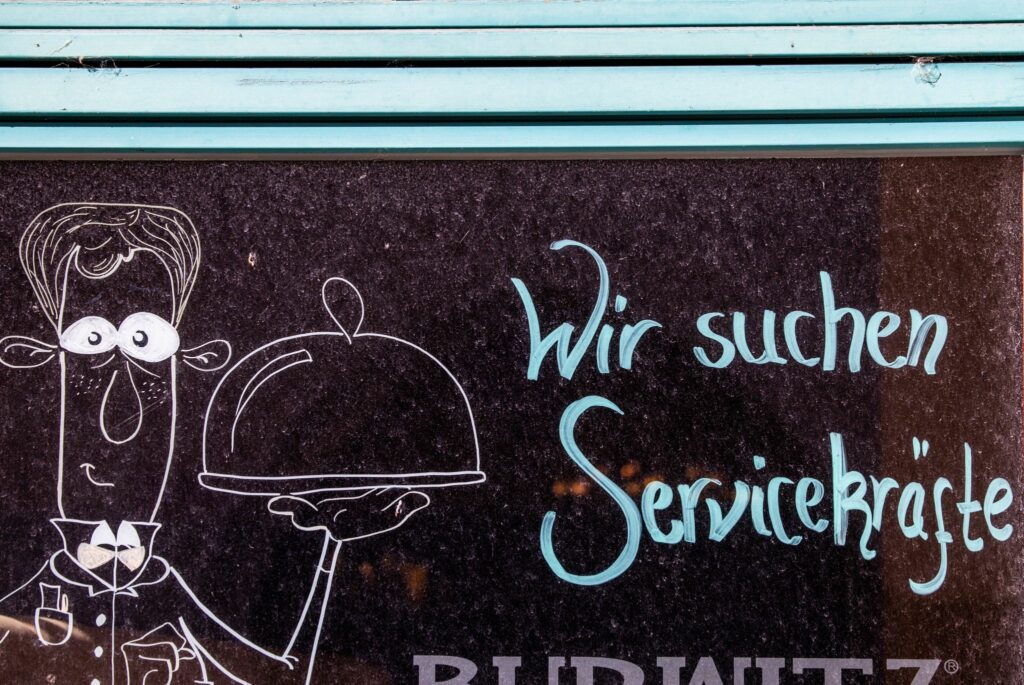 Krise und Jobabbau: Weniger Firmen beklagen Fachkräftemangel