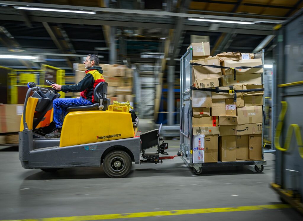 DHL erhöht Preise für bestimmte Paket-Sendungen