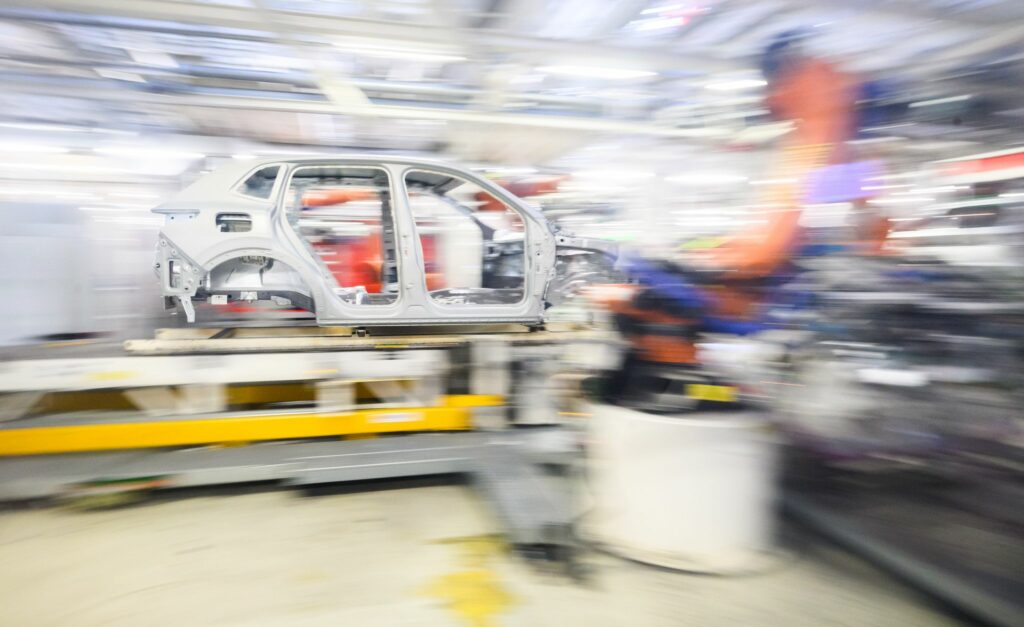 Studie: Autobauer aus Asien fahren deutschen Konzernen davon